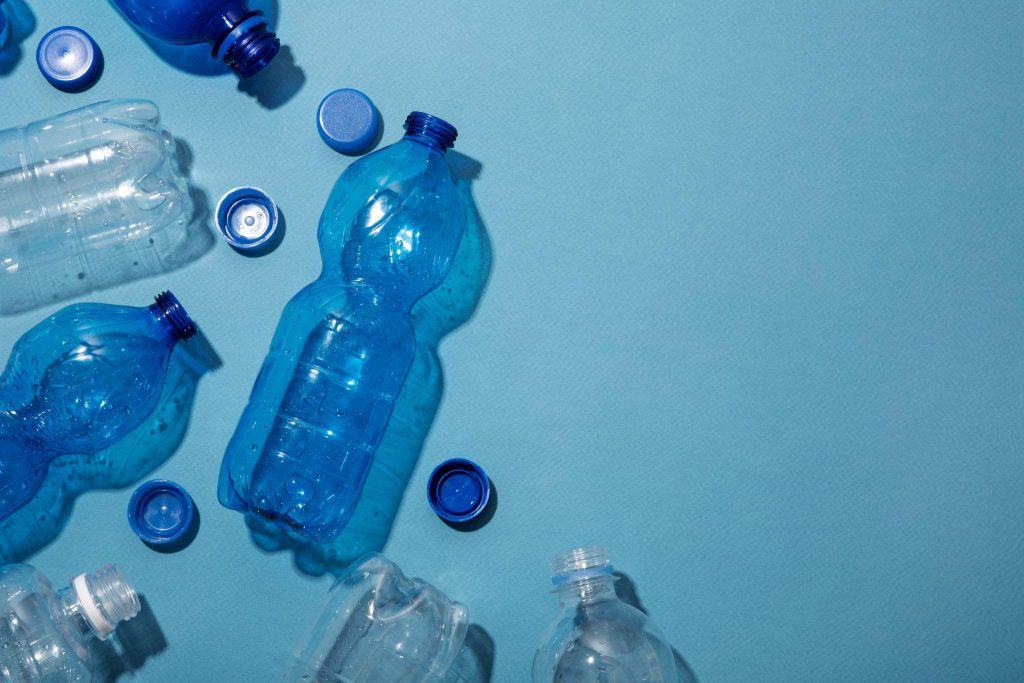 Sticlă de plastic - Plastic